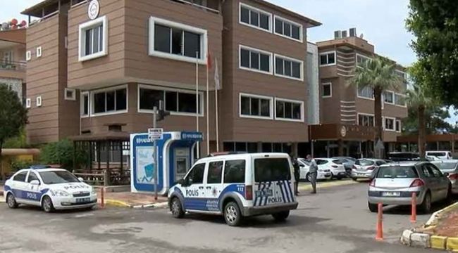 Antalya Esnaf Odaları Birliği binasına bomba ihbarı