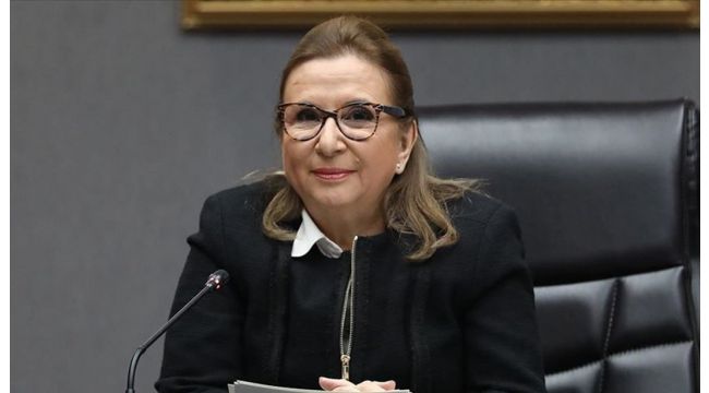Ticaret Bakanı Pekcan: Gürbulak Sınır Kapısı'nda bekleyen tırların Türkiye'ye giriş işlemleri başladı