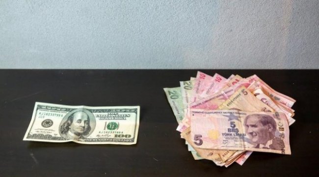 Dolar ve euro ne kadar oldu? Herkesin gözü Merkez’de…
