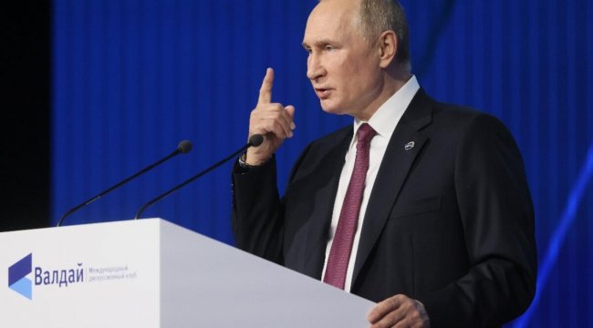 Putin: Rusya ekonomik çalkantının kötü günlerini atlattı