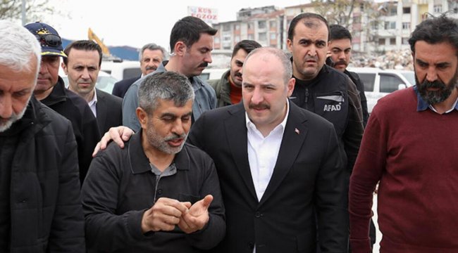 Bakan Varank'tan bankalara çağrı: Esnafa, sanayiciye zorluk çıkarmayın