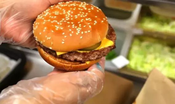 McDonald's'ta hamburger yiyen 49 kişiye ölümcül bakteri bulaştı, satışlar durduruldu