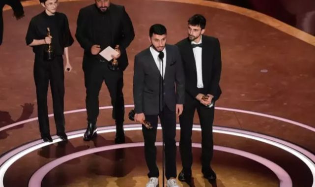 Biri Filistinli diğeri İsrailli iki yönetmenin çektiği "No Other Land" Oscar kazandı