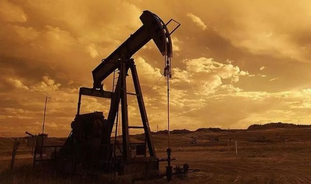 İran, Katar'daki ABD üslerine saldırdı; petrol sert düştü