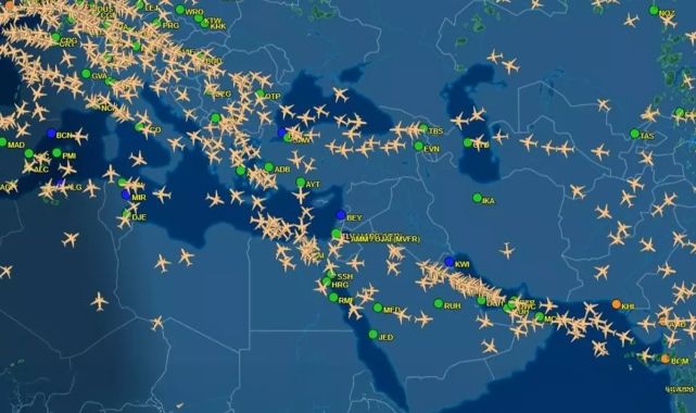 İsrail İran'a saldırdı, havada büyük kaos yaşandı