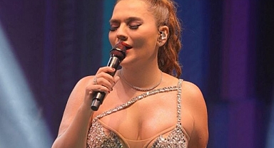 DEMET AKALIN ANTALYA’DA SAHNEDE PARLADI!