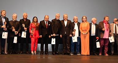 KADIN KUAFÖRLERİ, USTAYA VEFA, MESLEĞE SAYGI ÖDÜL TÖRENİ İÇİN TARİHİ EMEK SİNEMASI’NDE BULUŞTU