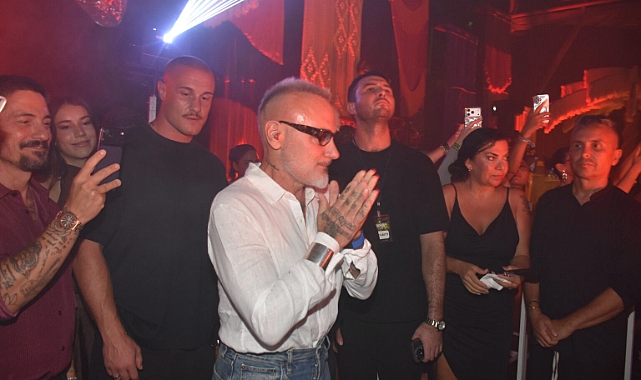 Sosyetenin Fenomeni Gianluca Vacchi, BLM Beach'te Unutulmaz Bir Geceye İmza Attı